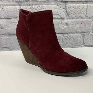 Very Volatile Bootie Womens 10 Wine Red Wedge Stacked Heel Boot‎